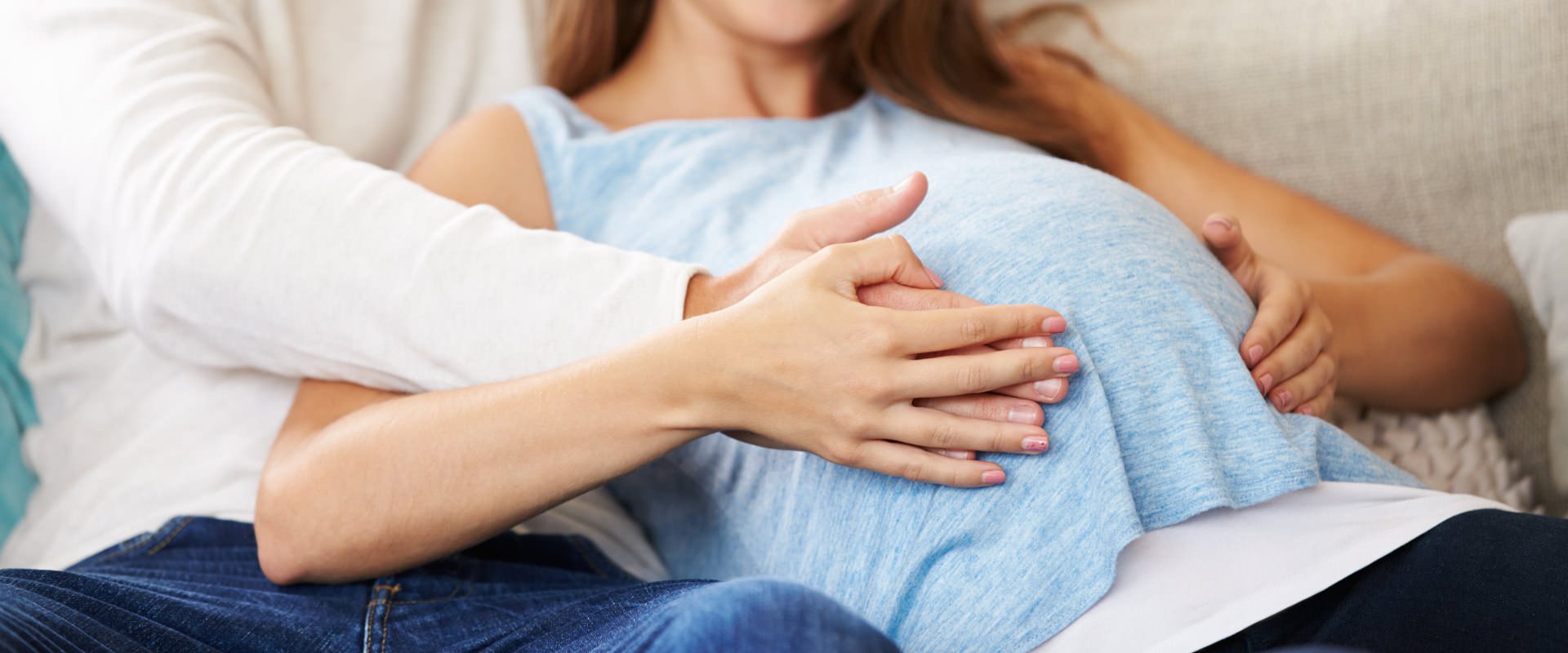 header-pregnant-woman-with-husband